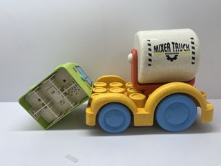 BB291344 Wheat Straw Light & Music Mixer Truck Building Set